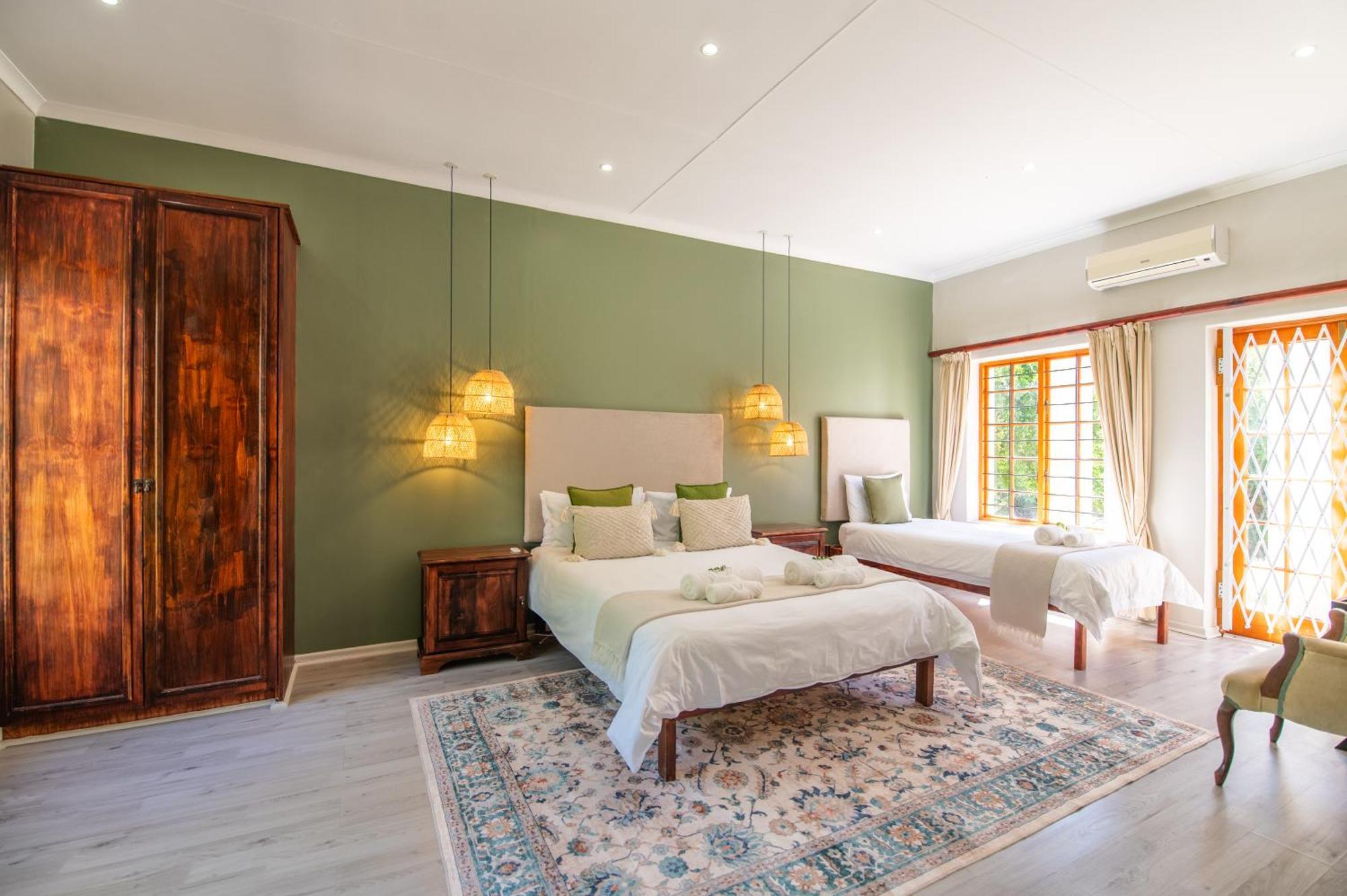 Thorntree Country Lodge Oudtshoorn Exterior photo